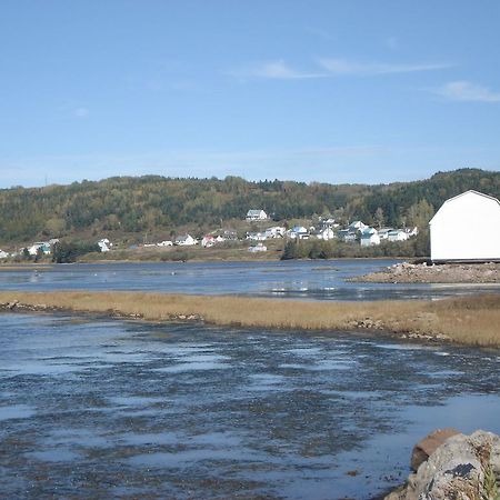 Motel De L'Anse Port-Daniel Exteriér fotografie