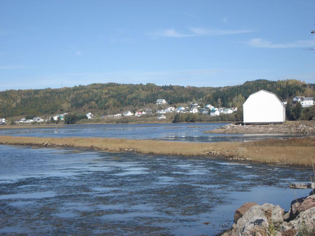 Motel De L'Anse Port-Daniel Exteriér fotografie